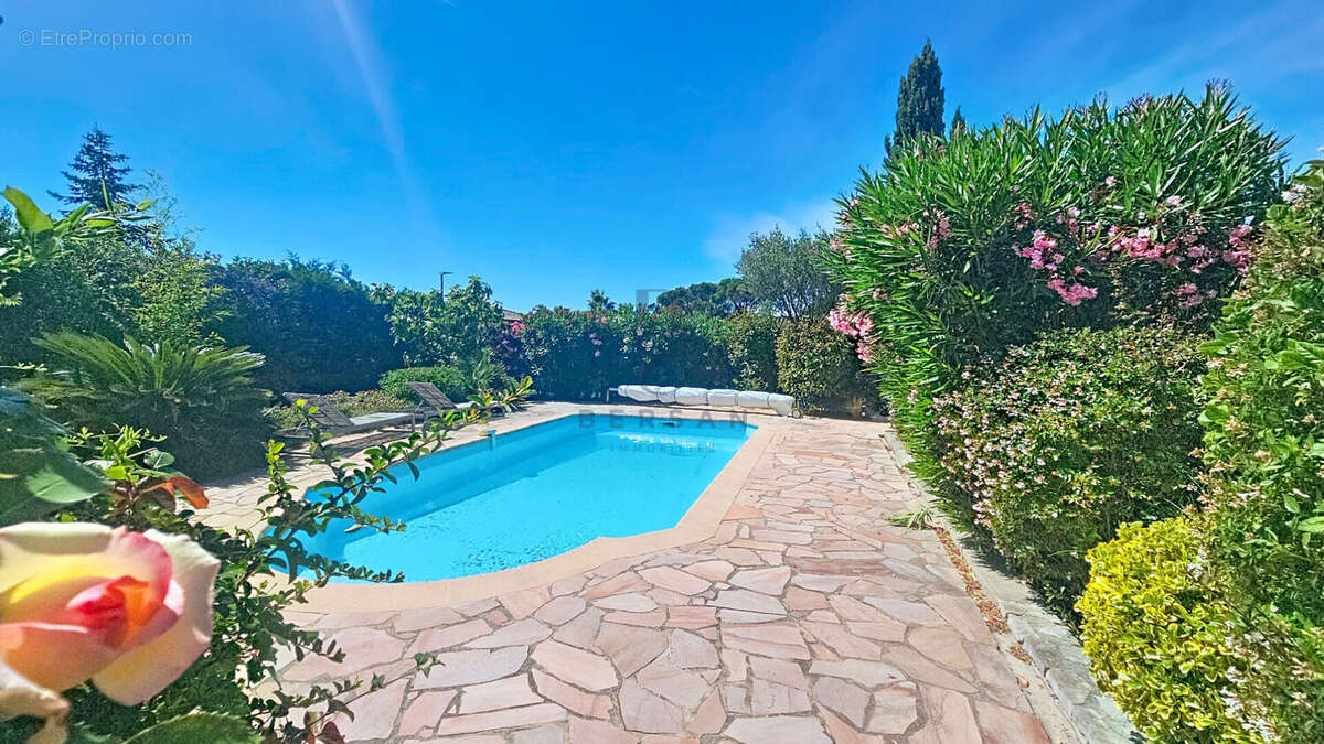 Maison à FREJUS