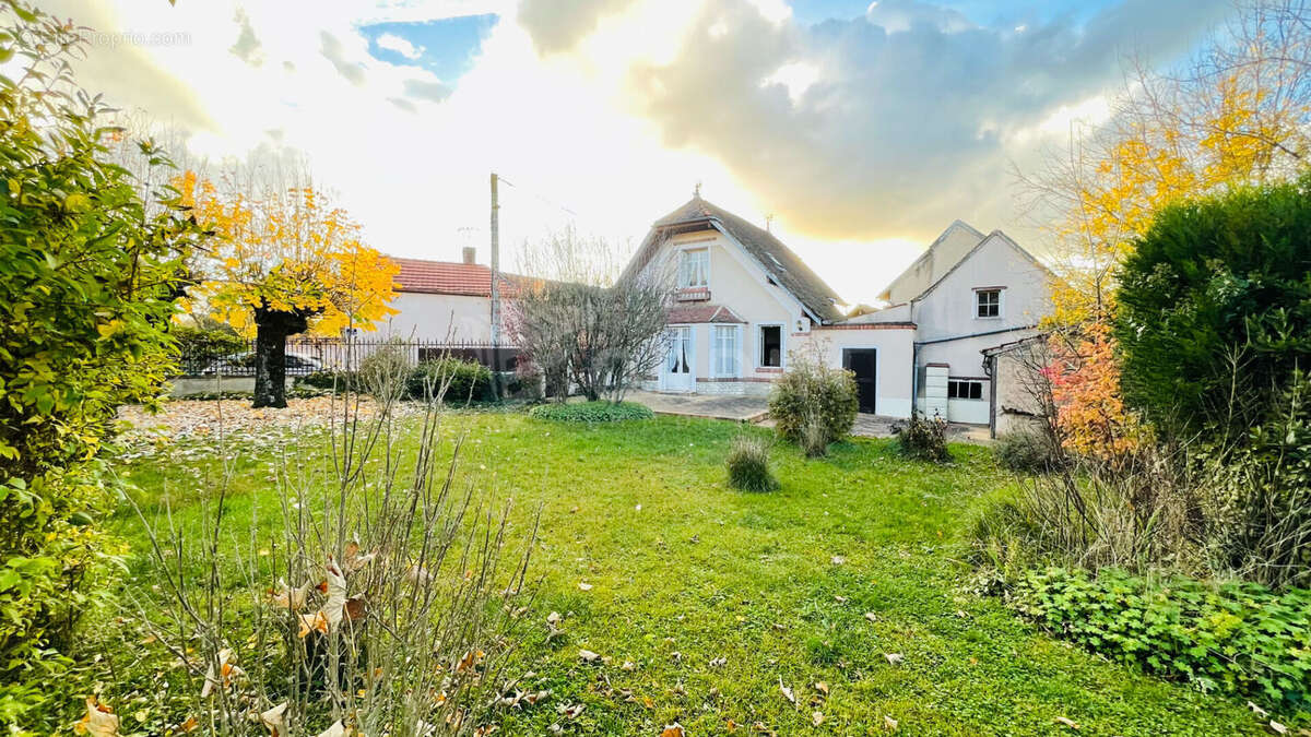 Maison à MALIGNY