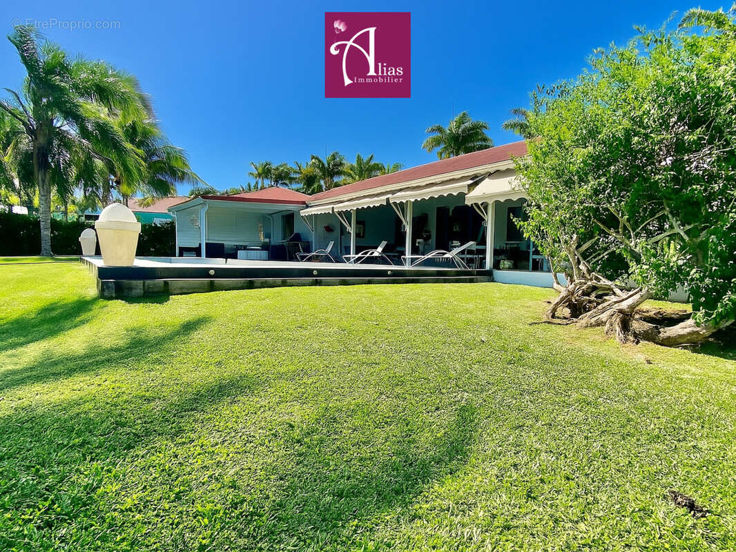 Maison à PETIT-BOURG