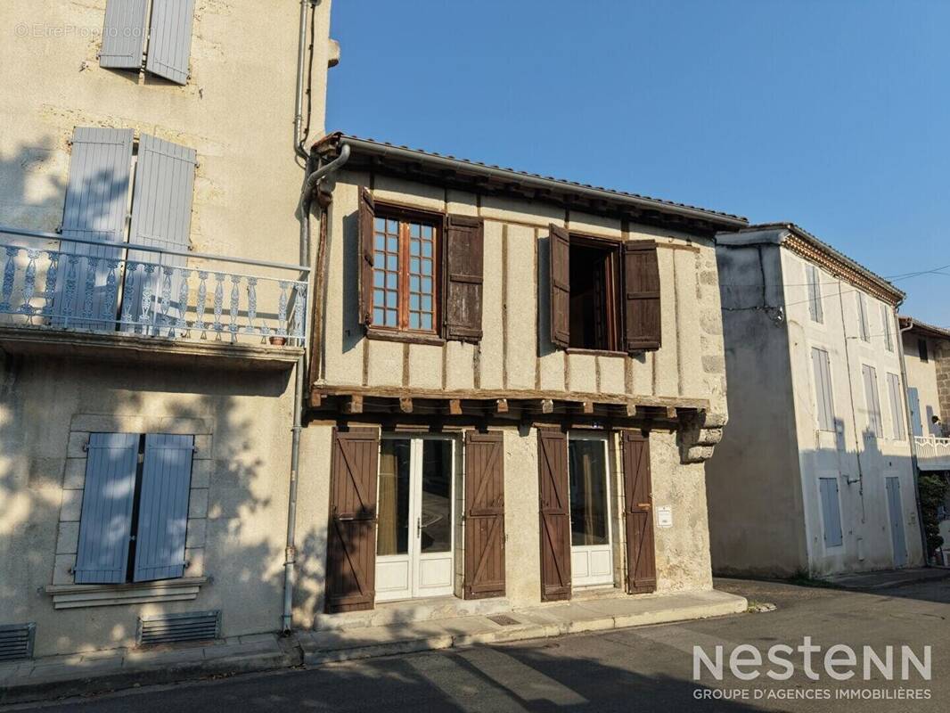 Maison à MEZIN