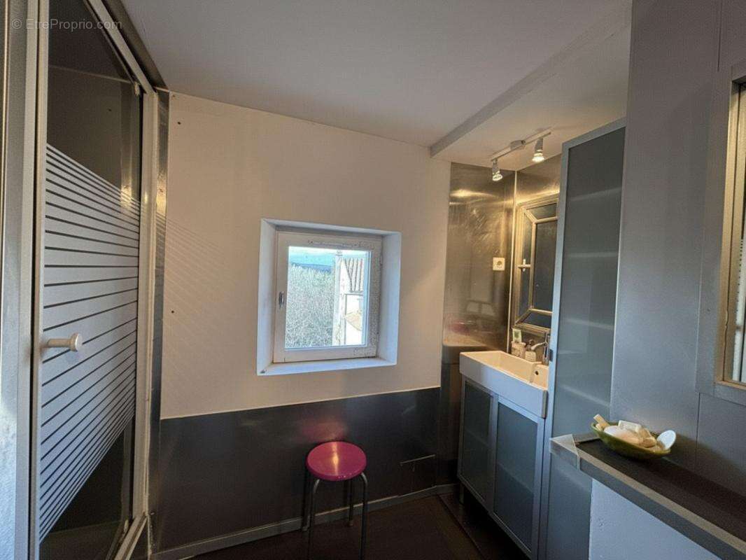 Maison à LA BAUME-DE-TRANSIT