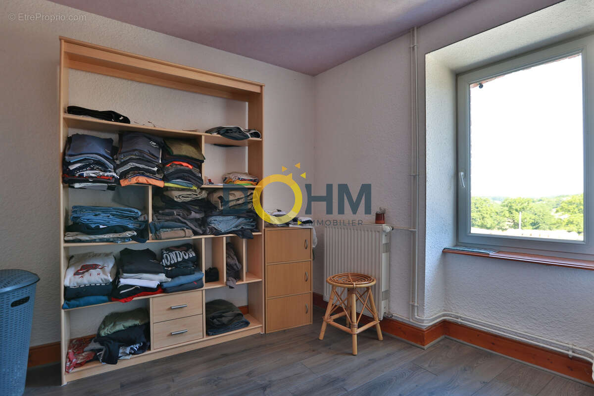 Maison à FRUGIERES-LE-PIN