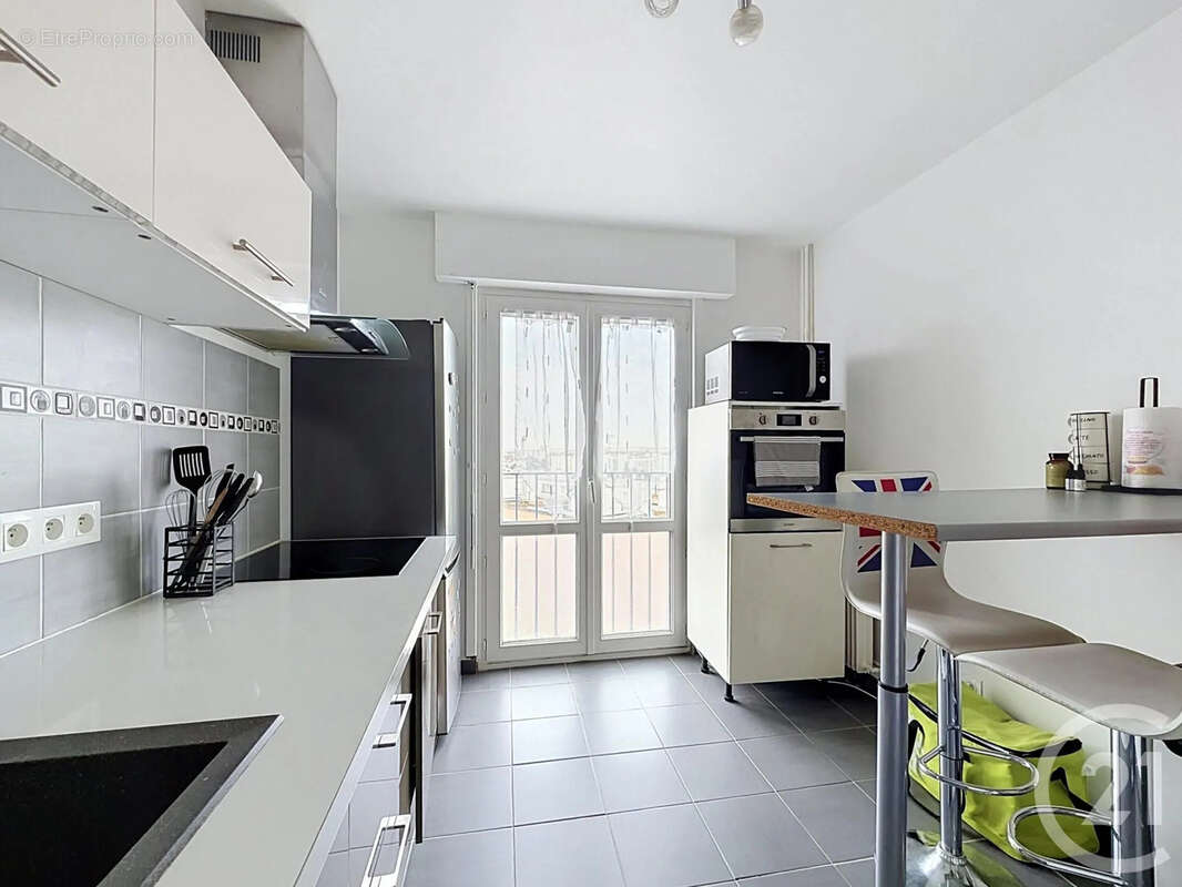 Appartement 52 m² à Saint-Andre-Les-Vergers  - photo 5