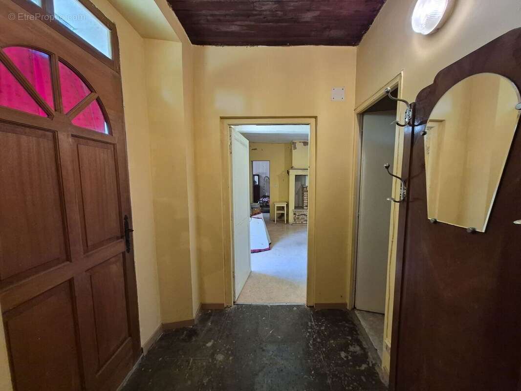 À vendre, proche de Tarbes (Hautes-Pyrénées): maison de plain-pied (ancienne fermette) à rénover avec grenier, garage, cour priv - photo 13