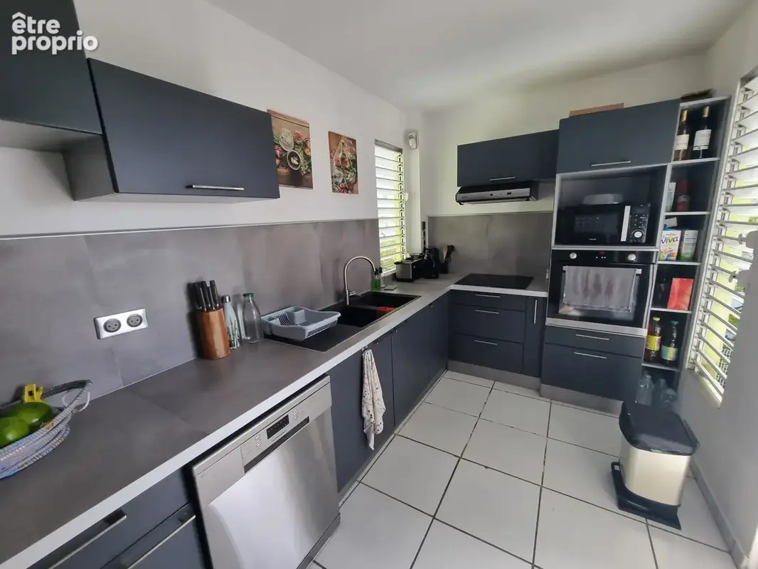 Appartement t4 au bourg de petit bourg - photo 8