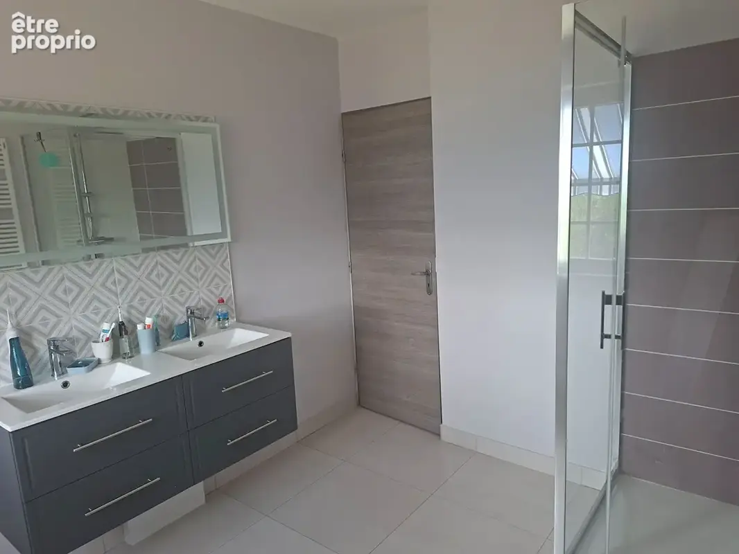 Maison Lisieux, 137 m², 5 ch dont 2 en rdc, 1sdb 1sd, 3138 m², véranda, pompe à chaleur. - photo 13