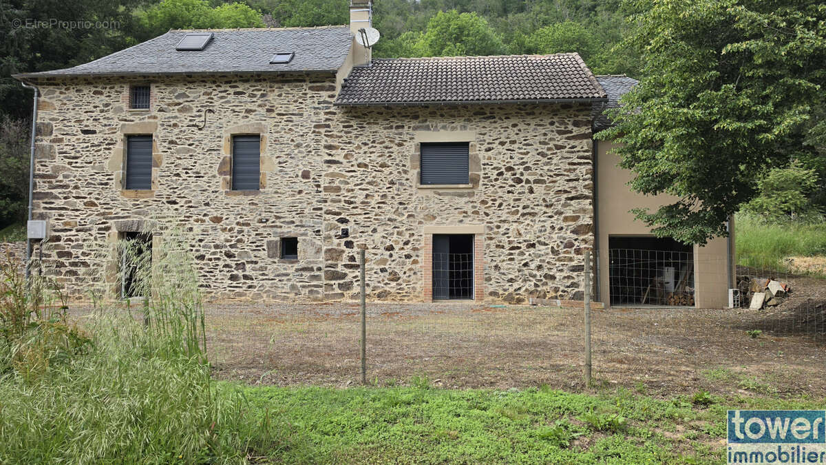 Maison à SAINT-ANDRE-DE-NAJAC