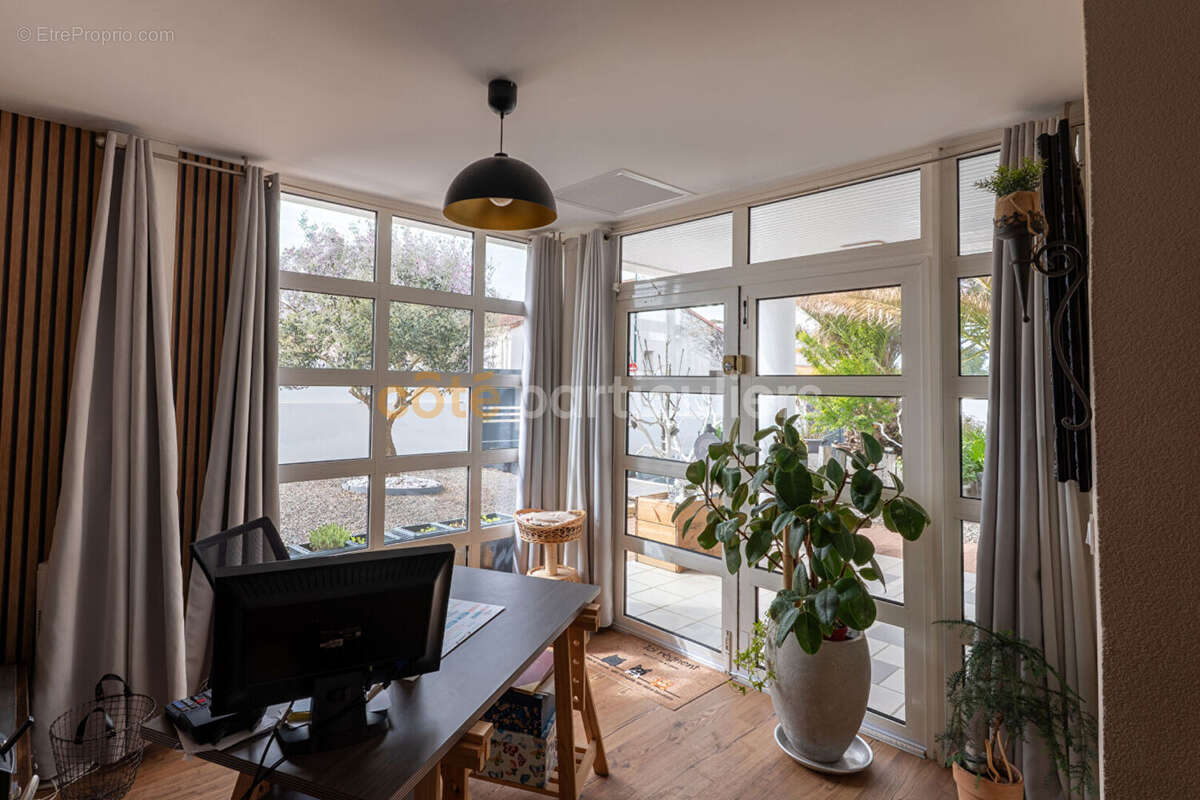 Notre-dame-de-riez --maison -- 6 pieces -- 210 m2 -- grande piece de vie -- plain-pied -- rentabilite locative -- loft independa - photo 5