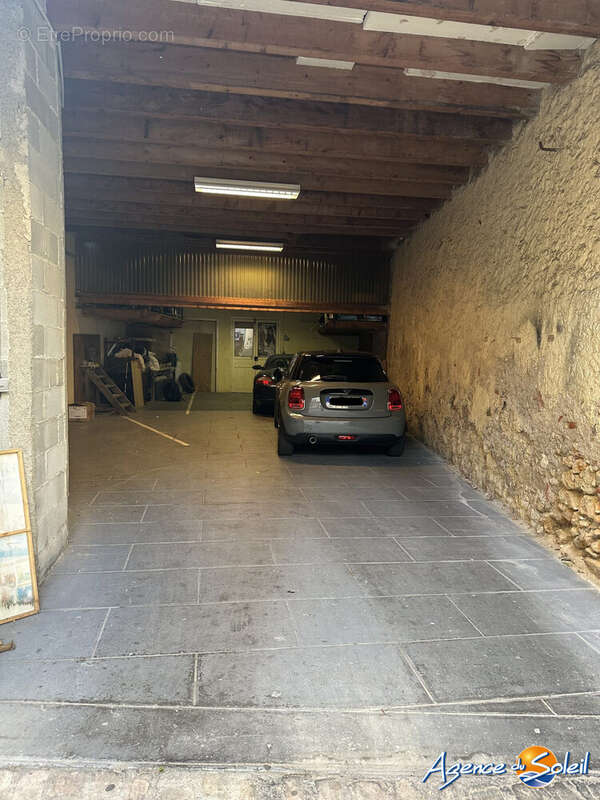 Parking 75 m² à Beziers  - photo 2