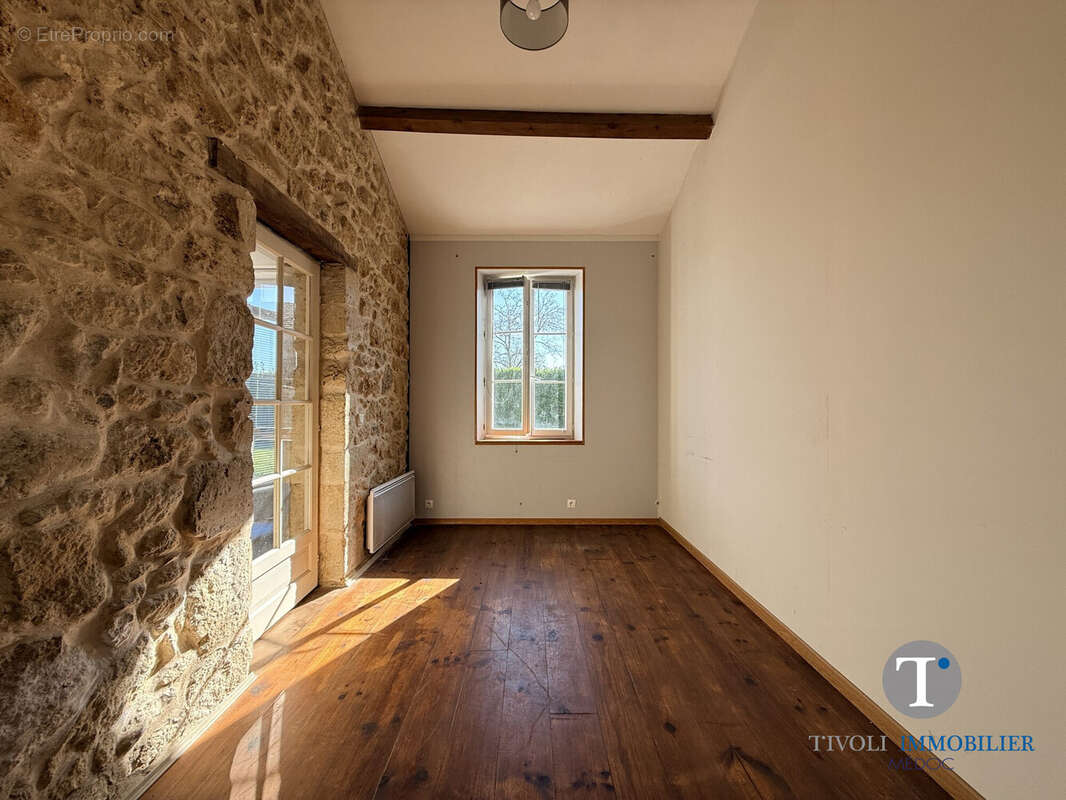 Maison à SAINT-GERMAIN-D'ESTEUIL