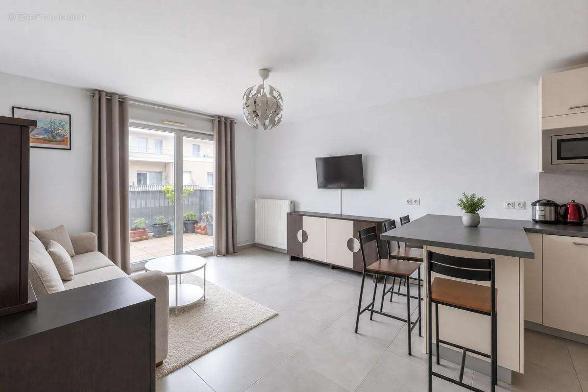 Appartement 4 pièces de 77 m² loué, Bron - photo 5