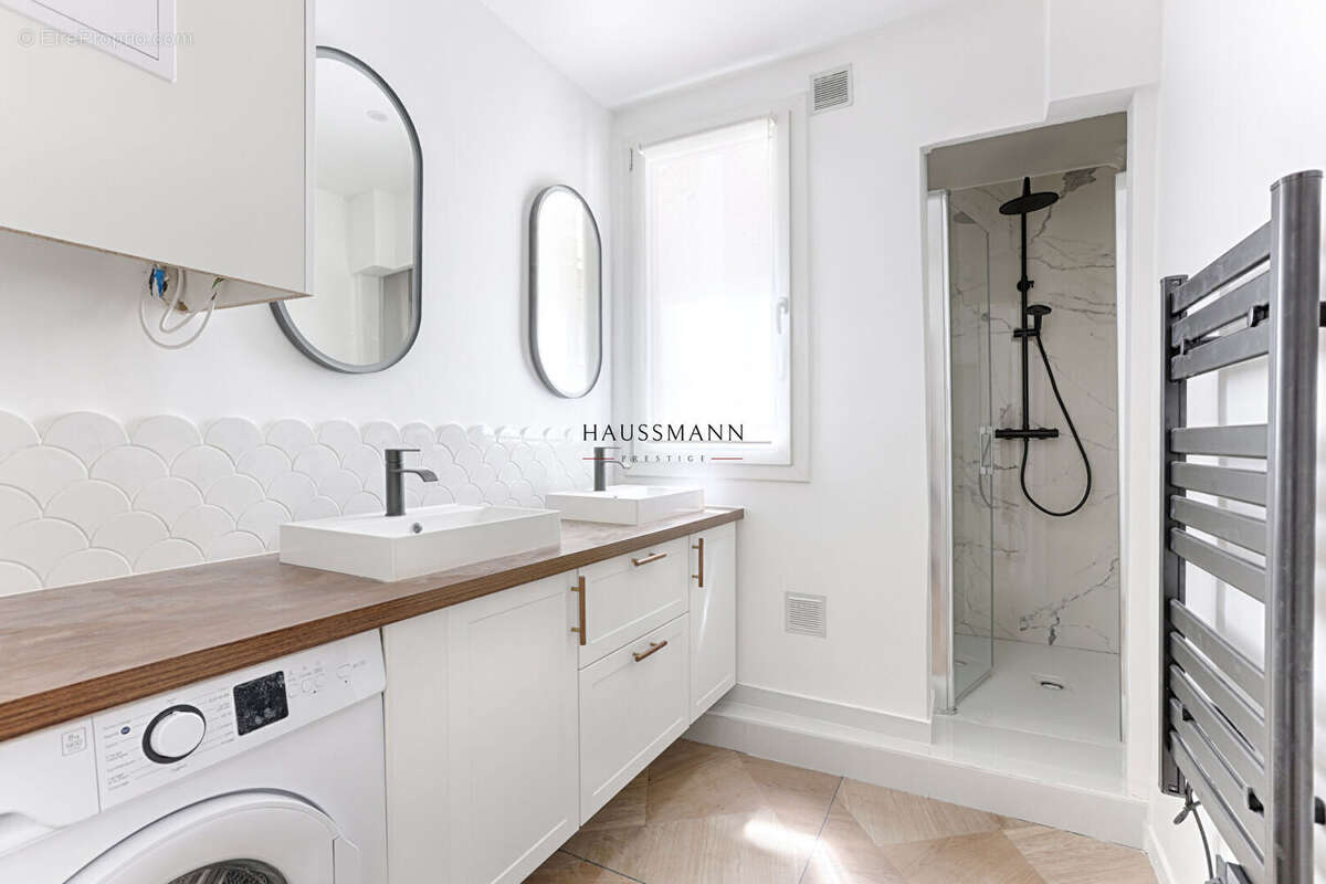 Appartement à PARIS-17E