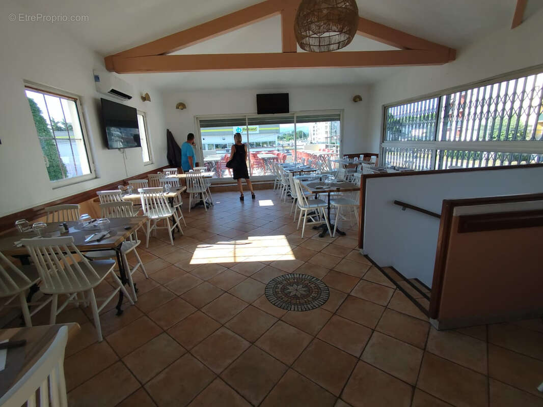 A vendre 349 000 euros une grande Brasserie, Tabac, PMU, FDJ, restaurant située dans un quartier en expansion - photo 4