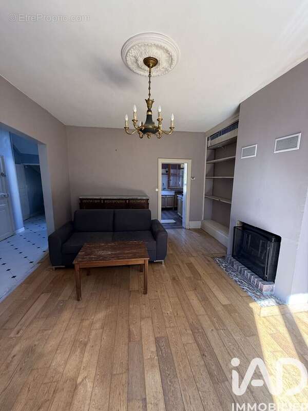 Photo 3 - Maison à LES ORMES-SUR-VOULZIE