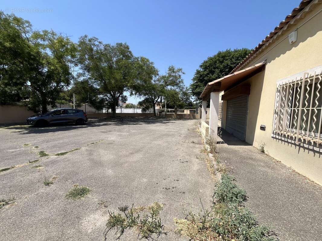 Commerce à FOS-SUR-MER