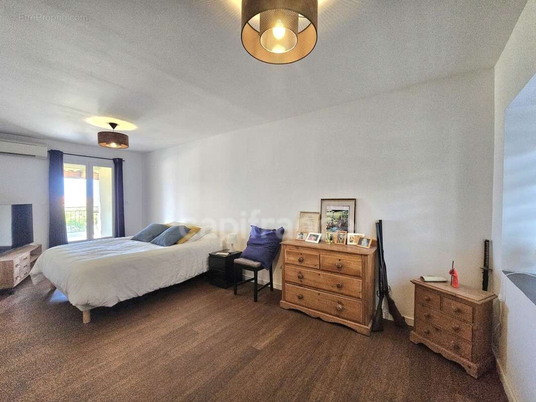 Ensemble immobilier de 368 m2 divisé en 3 habitations, piscine, terrain 1683 m2 à VESCOVATO (Haute Corse) - photo 21