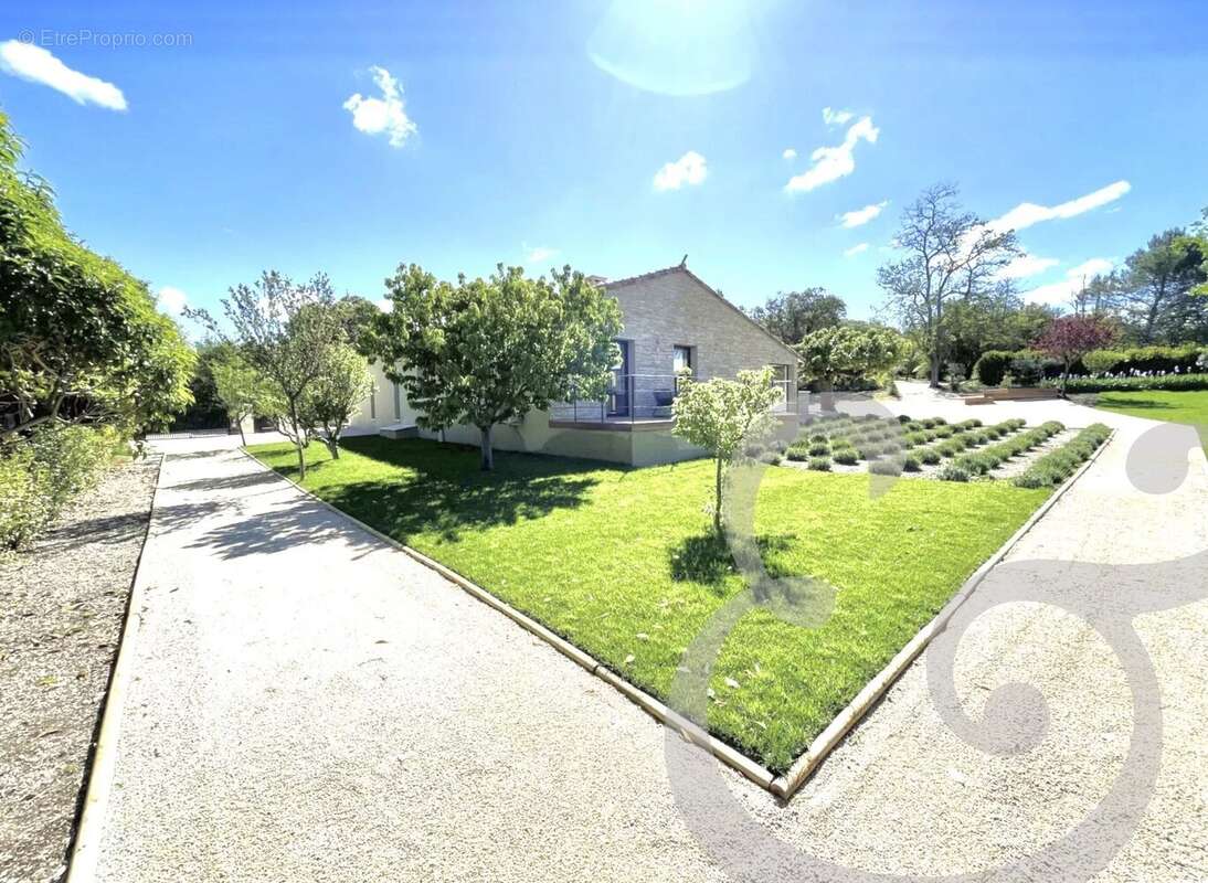 Maison à EYGALIERES