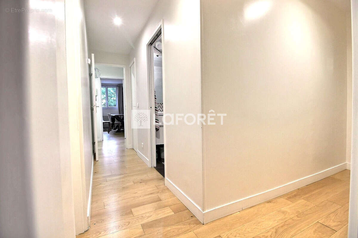 Appartement à GENNEVILLIERS