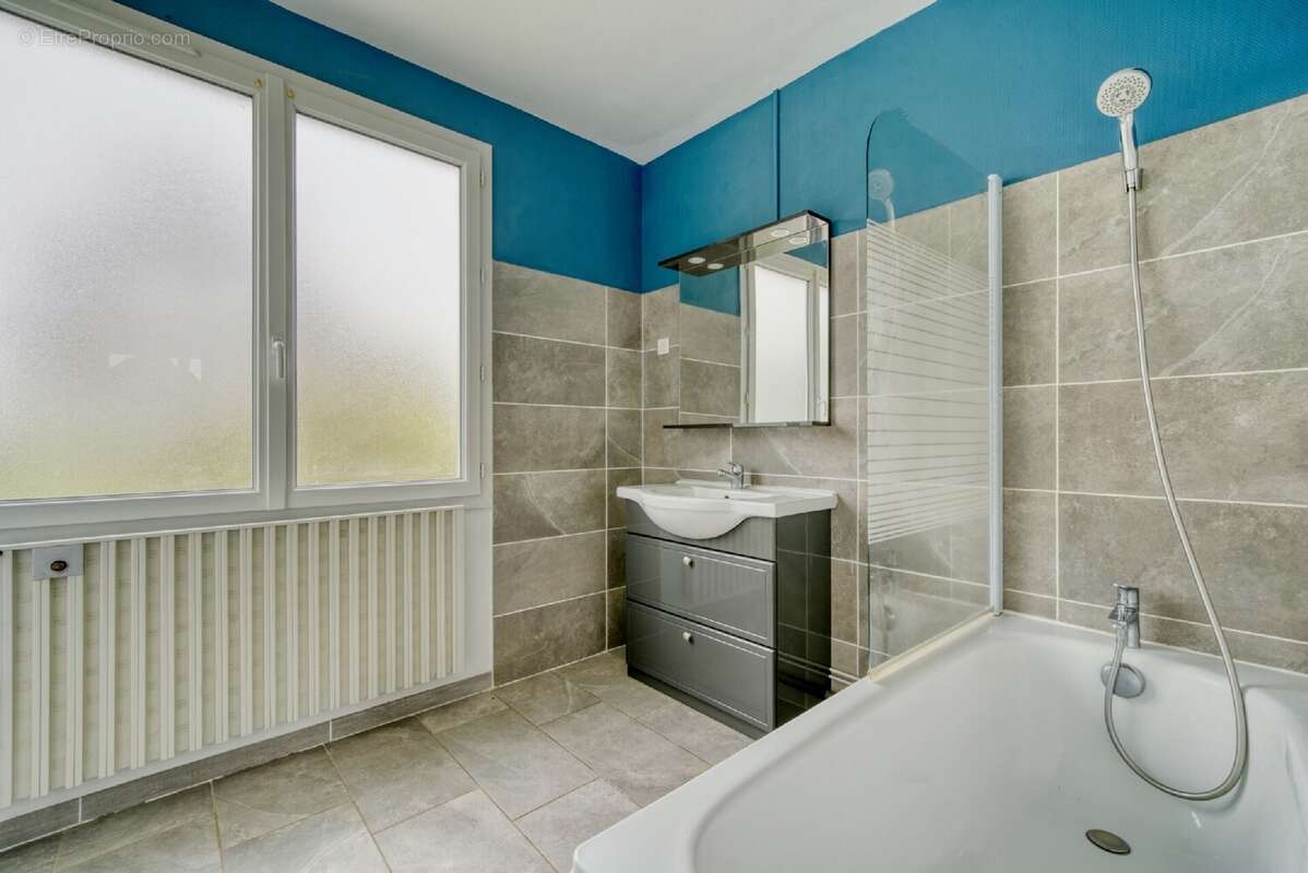 Maison à SURGERES