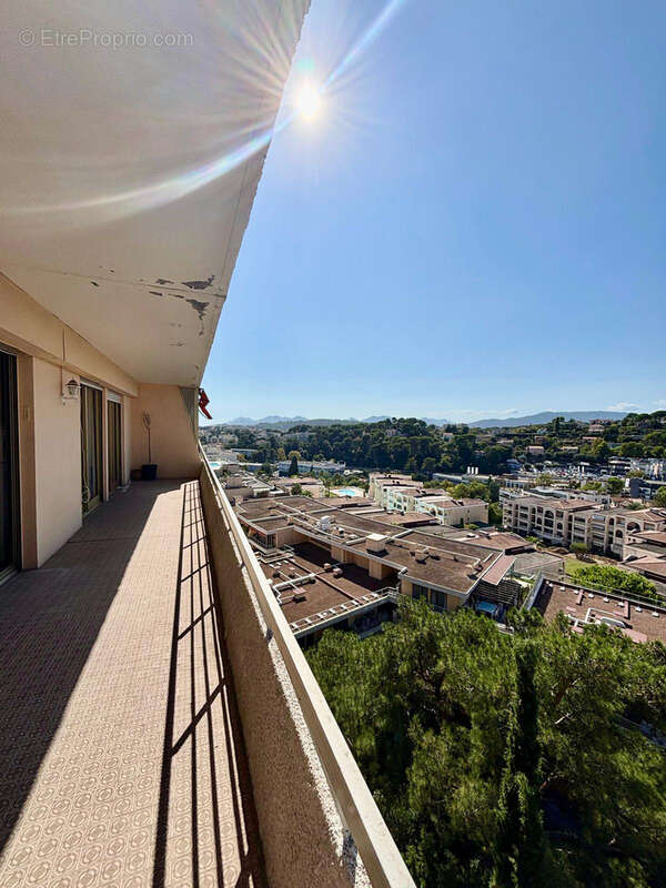 Appartement à LE CANNET