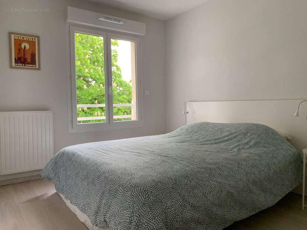 Appartement T3 - 64m2 - Terrasse, deux parkings - photo 6