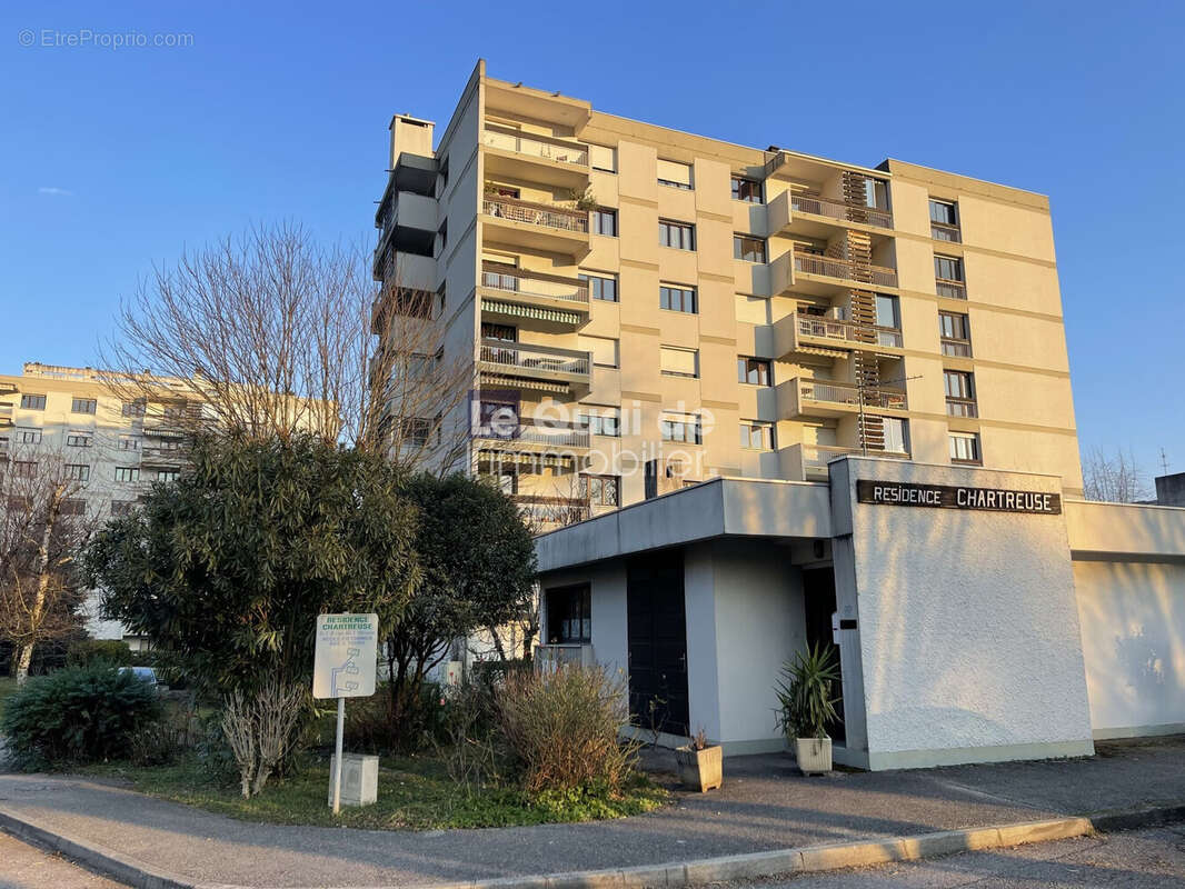 Appartement à MEYLAN