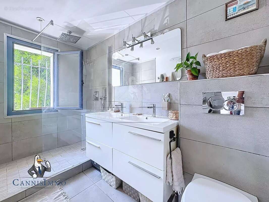 Appartement à LE CANNET