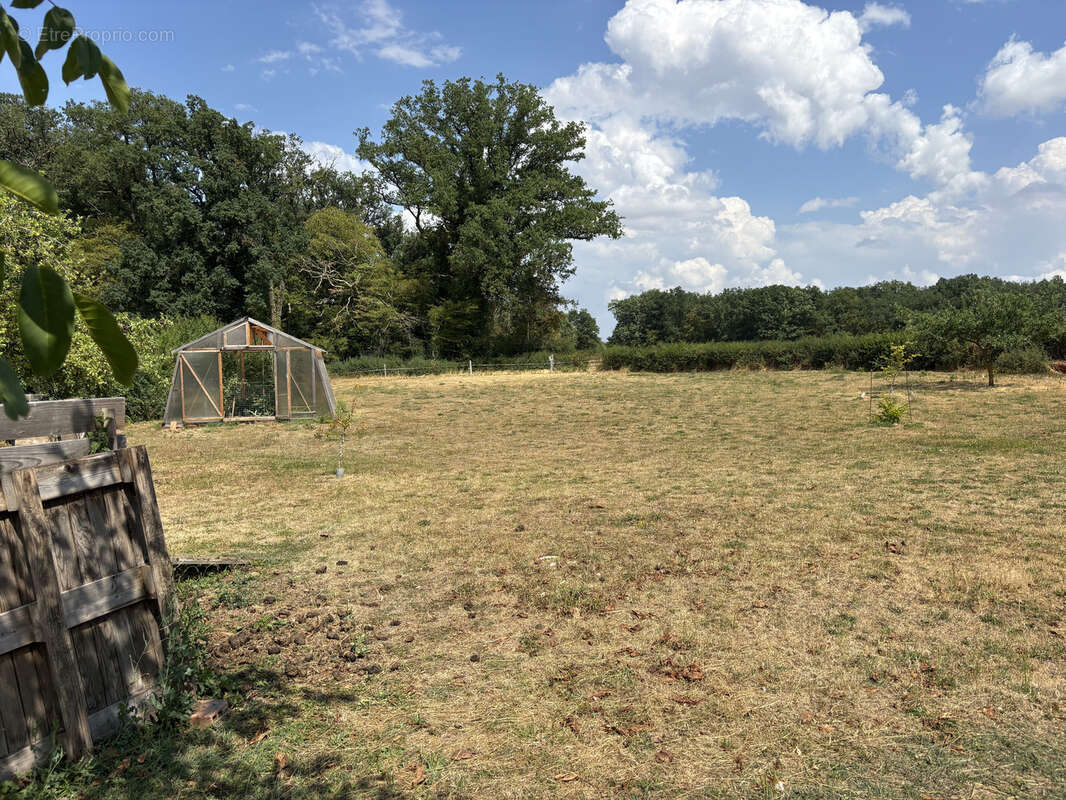 Cérilly - Charmante petite ferme avec une grande grange, située sur un terrain d'environ 1 hectare à proximité - photo 38