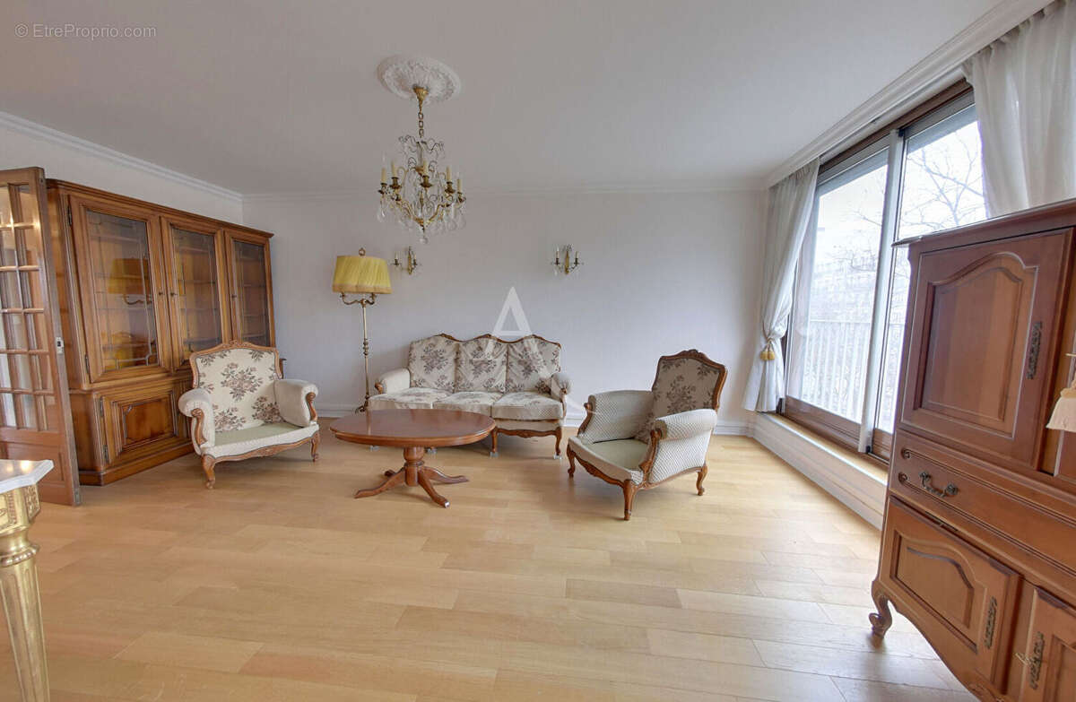 Appartement à PARIS-11E