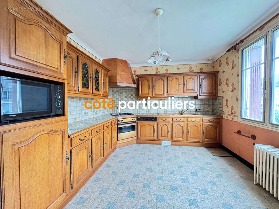 Maison à LA CHAPELLE-SAINT-MESMIN