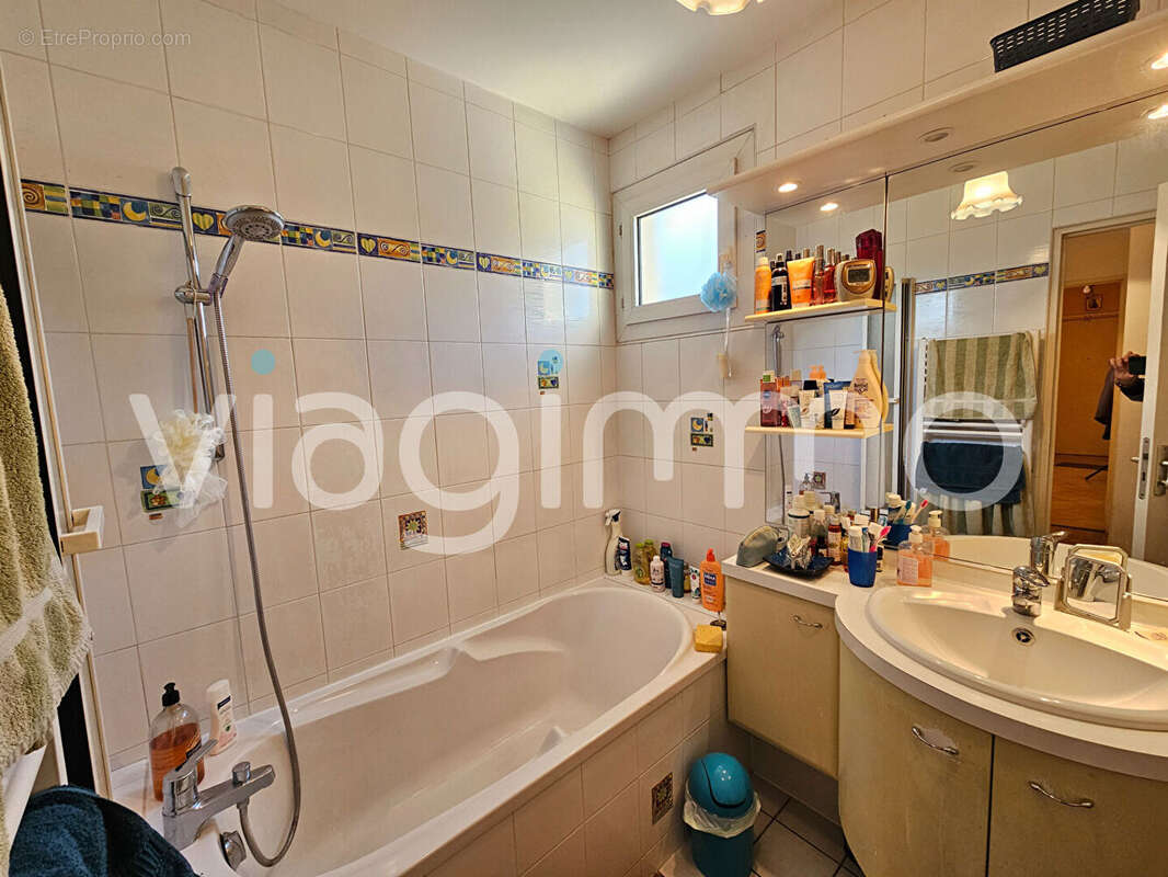 Appartement à LYON-8E