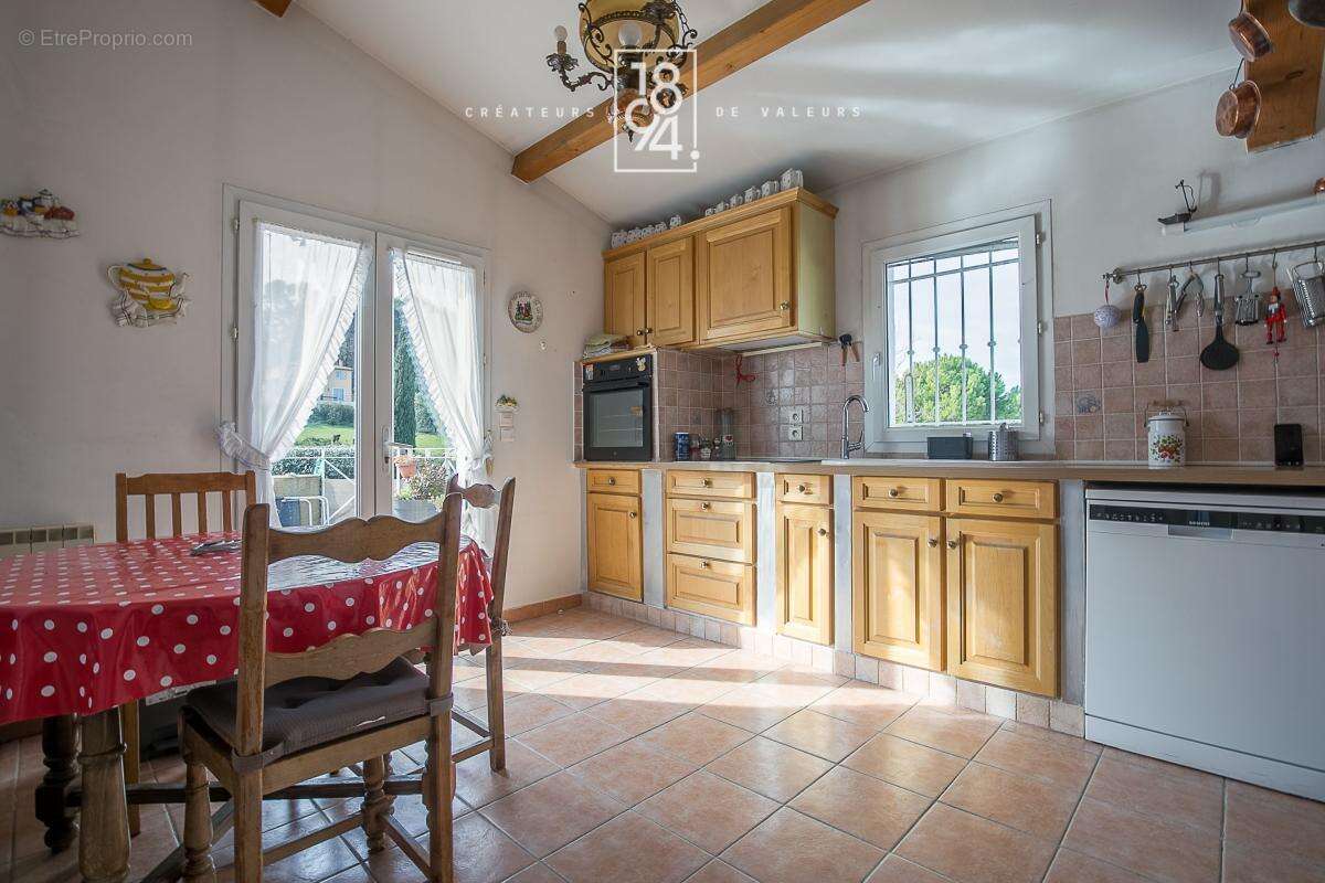 Appartement à MARSEILLE-11E