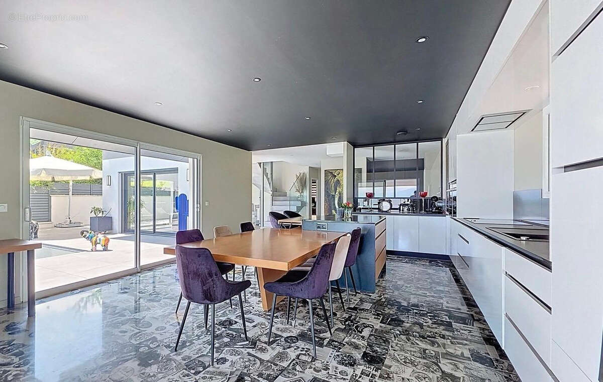 Maison à DIVONNE-LES-BAINS