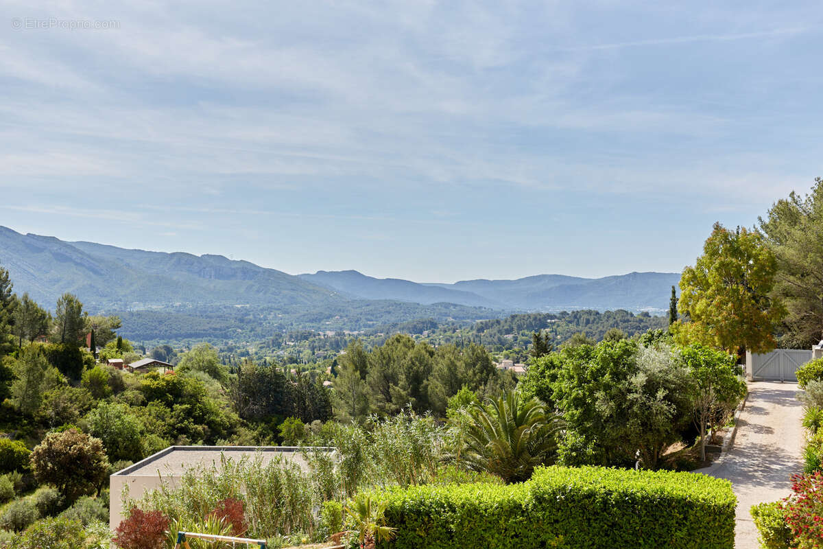 Maison à ROQUEVAIRE