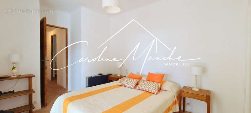 Maison à SAINT-MITRE-LES-REMPARTS