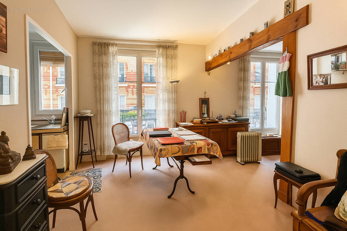 Appartement à PARIS-15E