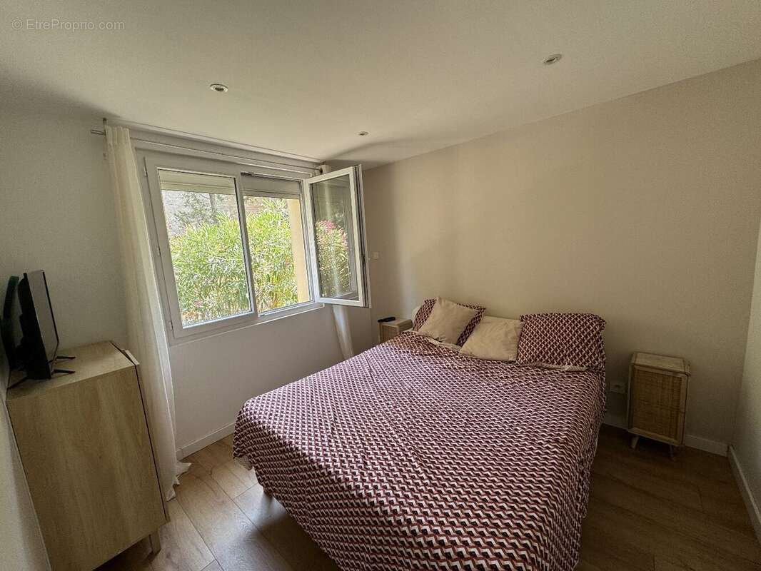 Sete t5 a vendre au milieu d'un parc - photo 11