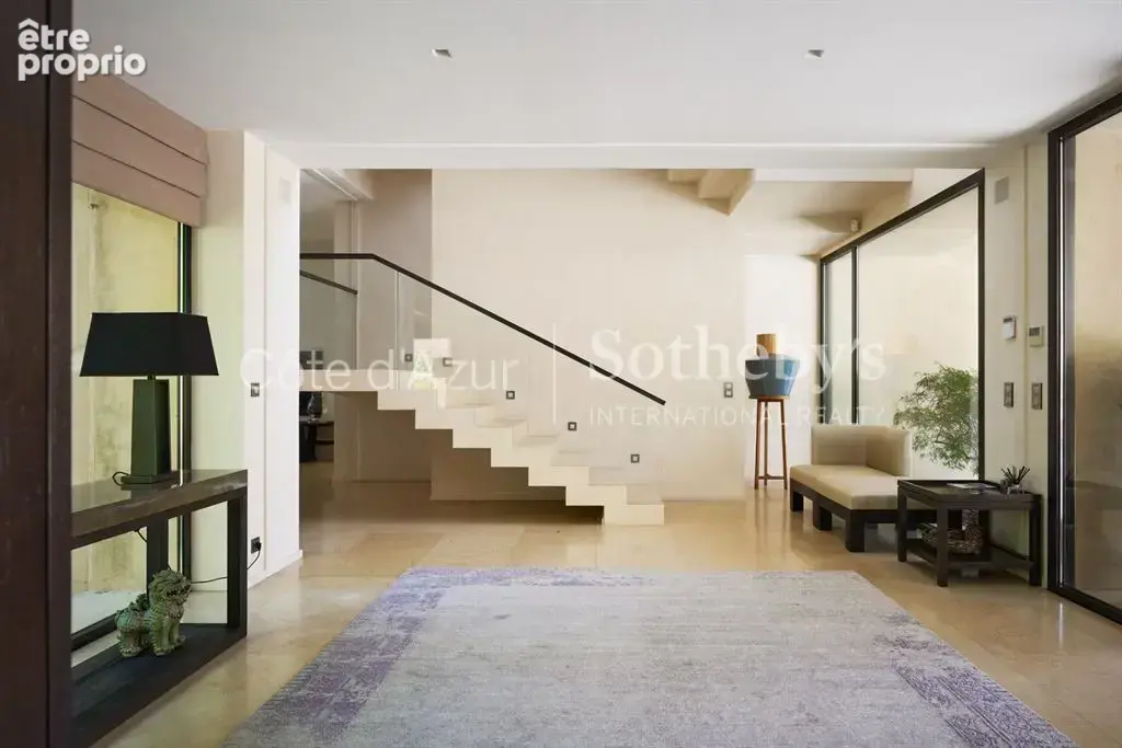 Terre Blanche, villa de plus de 500 m² avec cinq suites sur un parc de 9 585 m² - photo 18