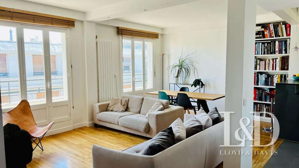 Appartement à PARIS-16E