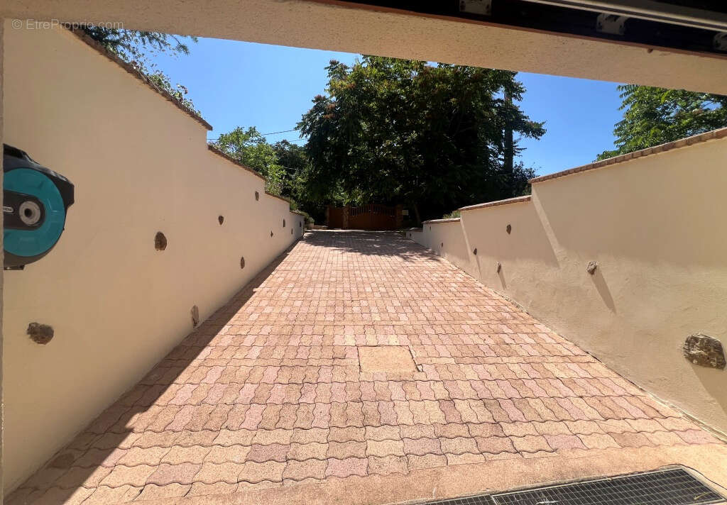 Maison à PONT-SUR-YONNE