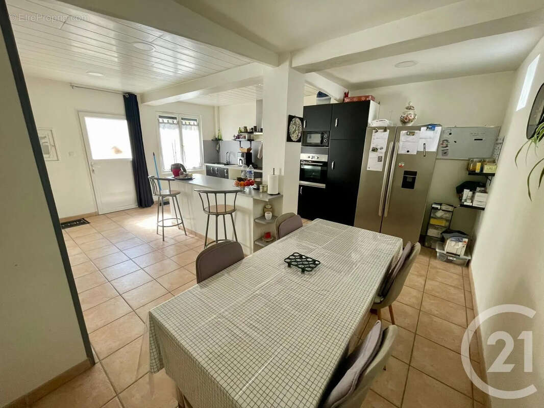 Maison à LONGPERRIER