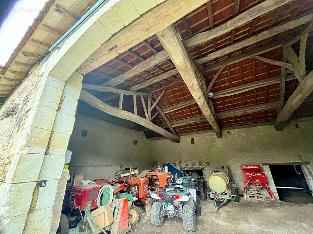 Corps de ferme avec dépendances à rénover - photo 6