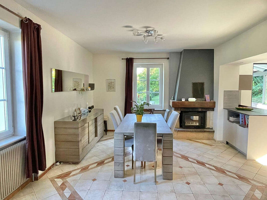 Maison Maubec 5 pièce(s) 105 m2 - photo 5