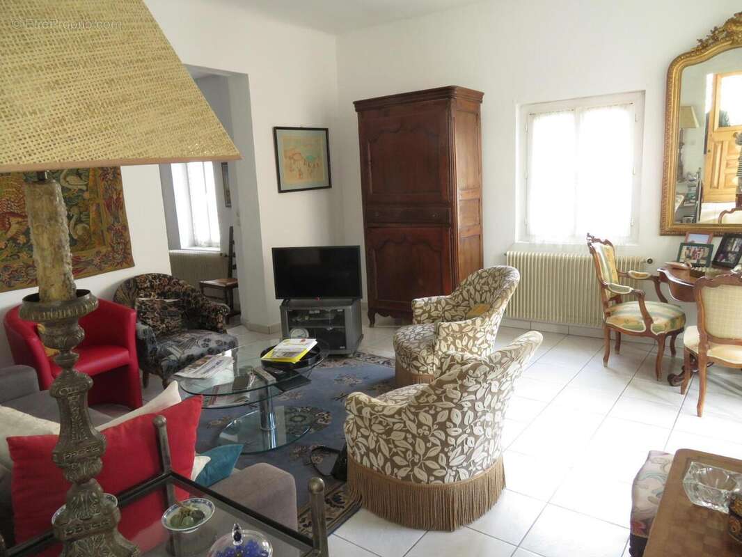   - Maison à DRAGUIGNAN