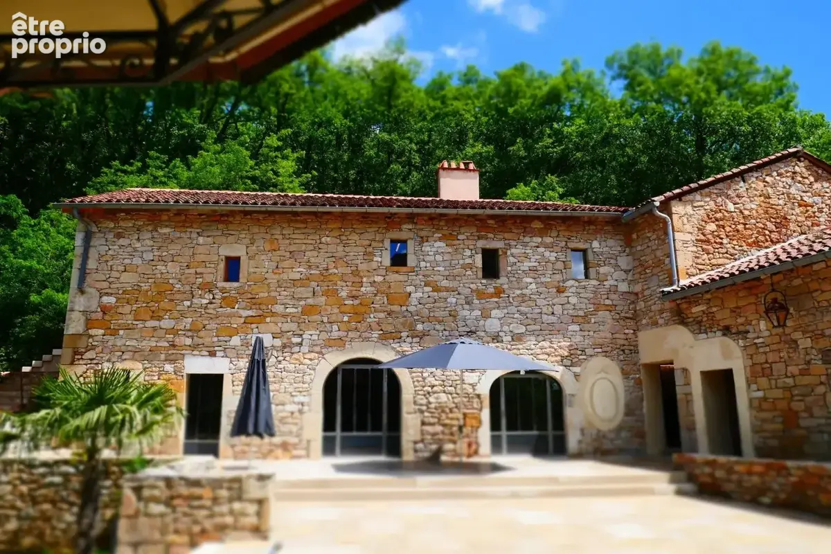 Château entierement renove - photo 4