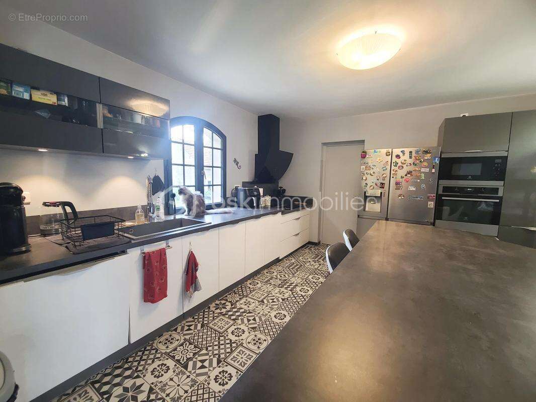 Maison à EVRY-GREGY-SUR-YERRE