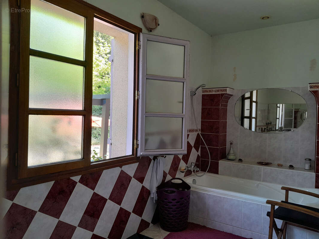 Maison de plain pied sur sous sol complet.. - photo 14