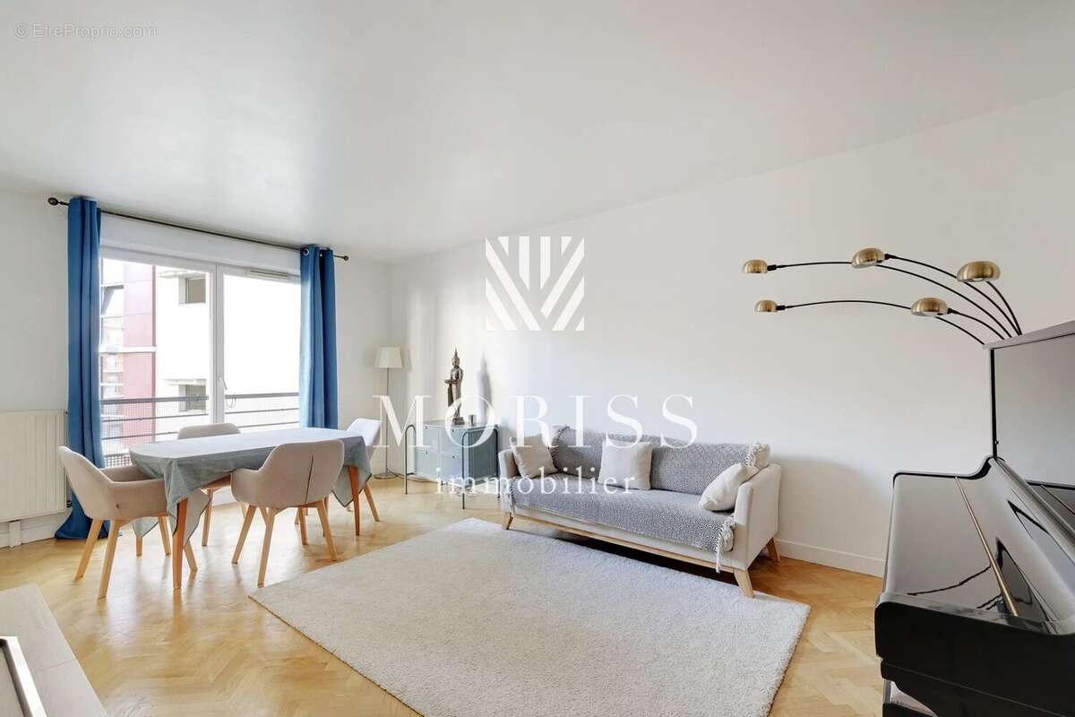Appartement à COURBEVOIE