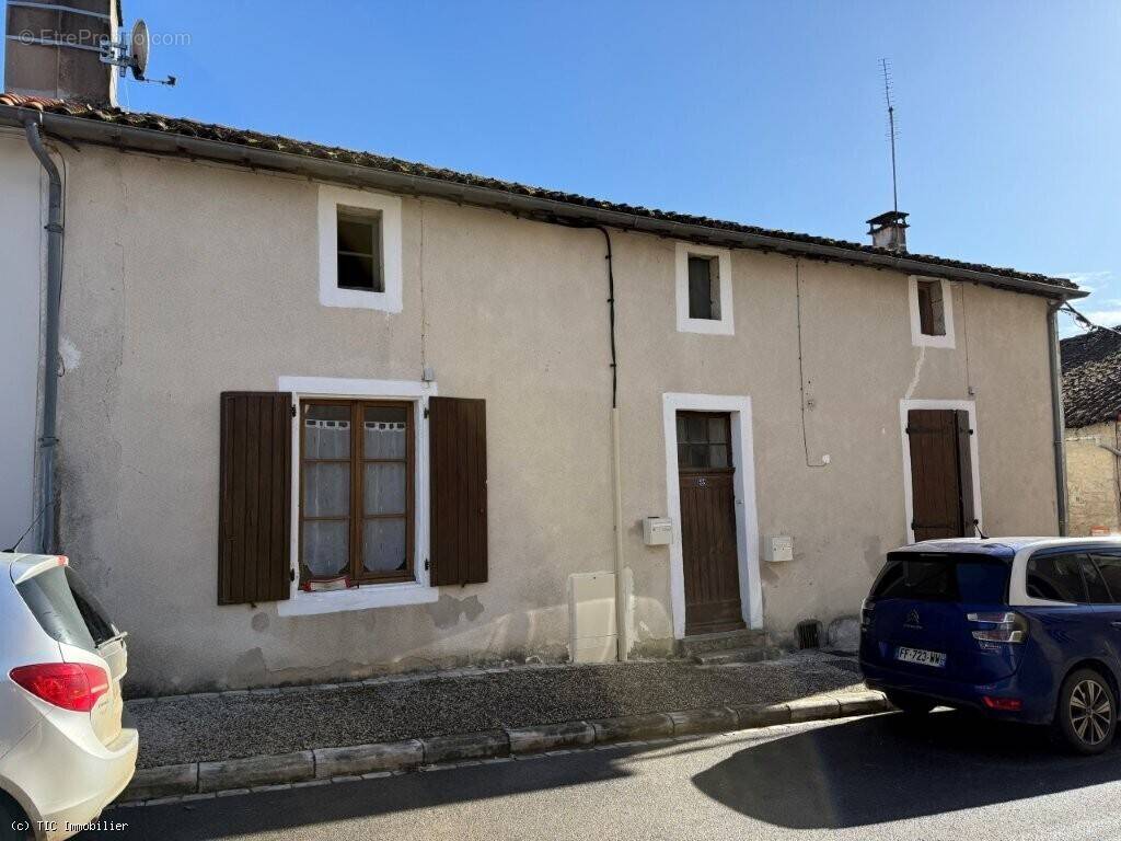 Maison à RUFFEC