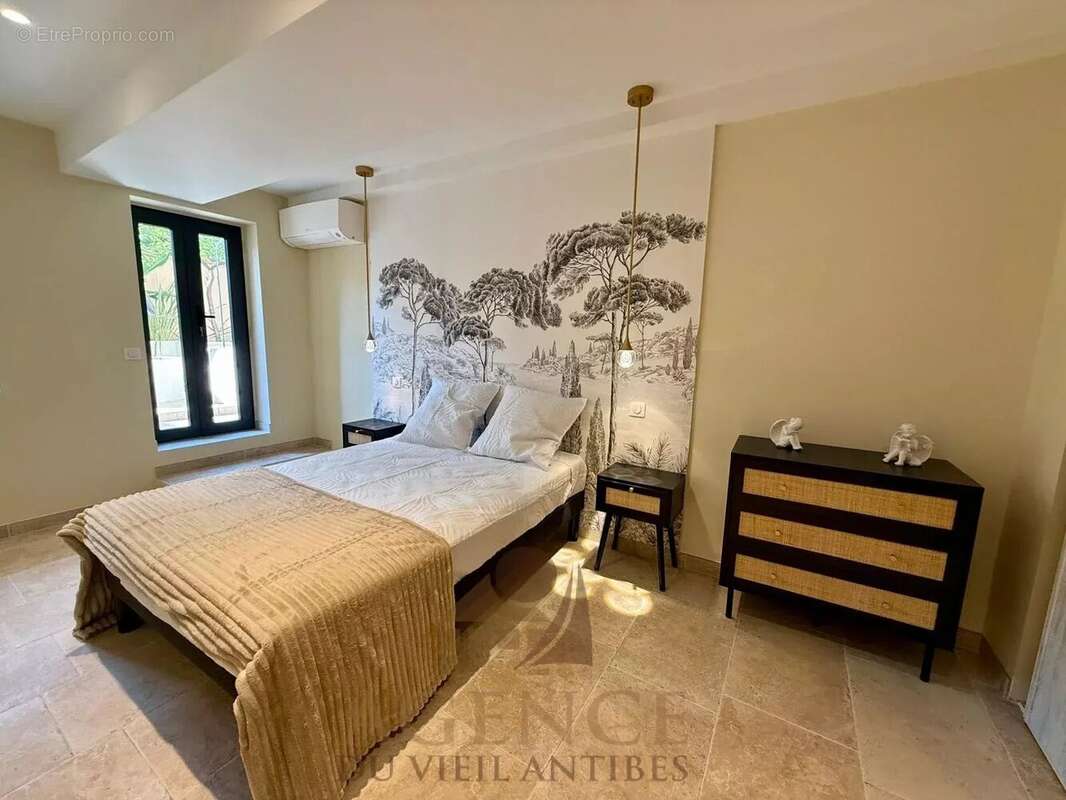 Vieil Antibes REZ-DE-JARDIN 107m2 - photo 22